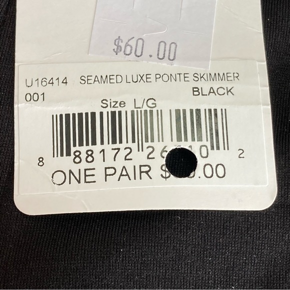Hue Size Large Black Seamed Luxe Ponte Skimmer Inseam 27 NWT - Picture 4 of 9